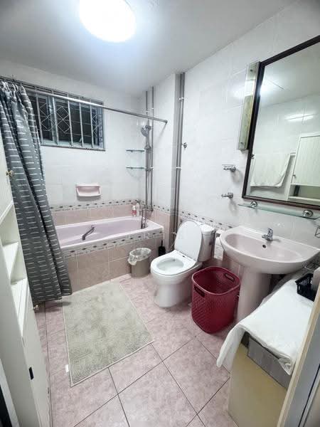 The Makena, 123 Meyer Road, East Coast / Marine Parade, 3 Bedrooms, 1,582 sqft, Condominium For Sale, by Iris Ng, 500263666 - Bathroom - PropertyGuru.com.sg