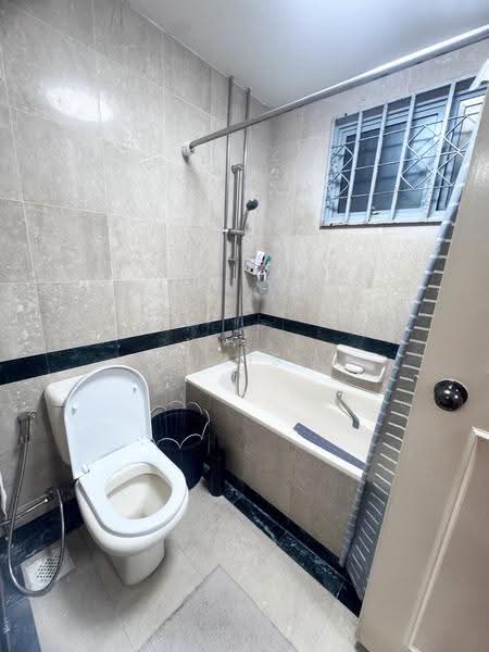 The Makena, 123 Meyer Road, East Coast / Marine Parade, 3 Bedrooms, 1,582 sqft, Condominium For Sale, by Iris Ng, 500263666 - Bathroom - PropertyGuru.com.sg