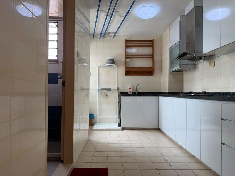 678D Jurong West Street 64, 678D Jurong West Street 64, Boon Lay / Jurong / Tuas, 3 Bedrooms, 1,184 sqft, HDB Flat For Sale, by Josiah Lau, 500263672 - Kitchen - PropertyGuru.com.sg