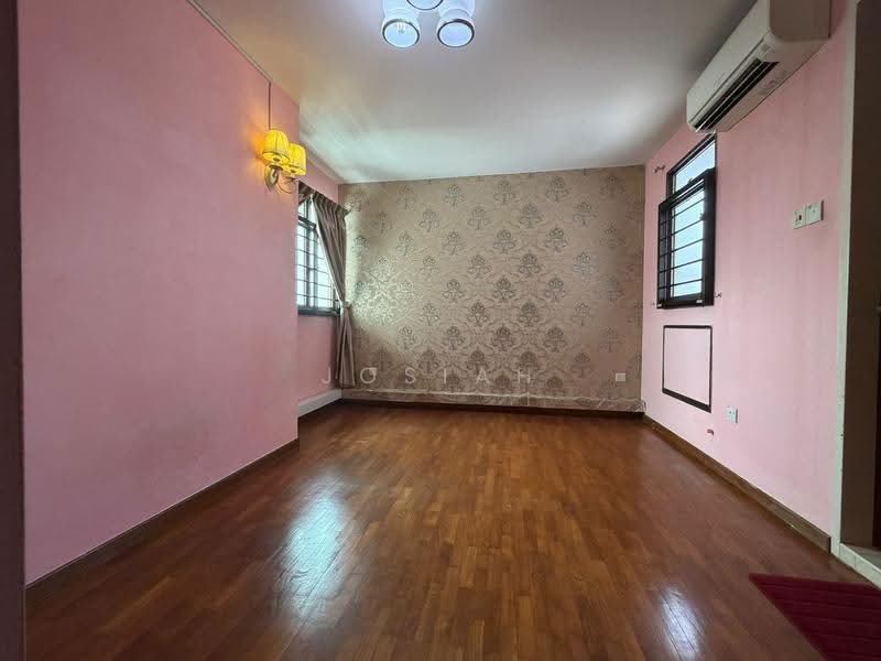 678D Jurong West Street 64, 678D Jurong West Street 64, Boon Lay / Jurong / Tuas, 3 Bedrooms, 1,184 sqft, HDB Flat For Sale, by Josiah Lau, 500263672 - Master Room - PropertyGuru.com.sg