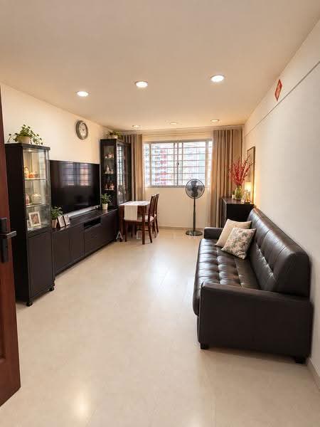 17 Beach Road, 17 Beach Road, Beach Road / Bugis / Rochor, 3 Bedrooms, 829 sqft, HDB Flat For Sale, by Alvin Tay, 500263679 - Living room - PropertyGuru.com.sg