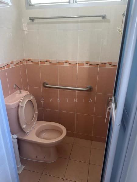 Blk 32 Holland Close, Holland Close, Room Rental, 100 sqft, HDB Flat For Rent, by Cynthia Kok, 500263680 - Bathroom - PropertyGuru.com.sg
