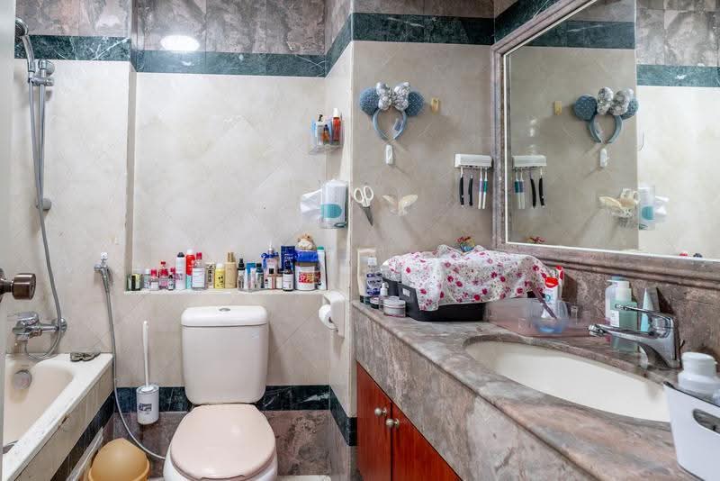 Symphony Heights, 33 Hume Avenue, Clementi Park / Upper Bukit Timah, 2 Bedrooms, 990 sqft, Condominium For Sale, by Tessa Pan, 500263683 - Bathroom - PropertyGuru.com.sg