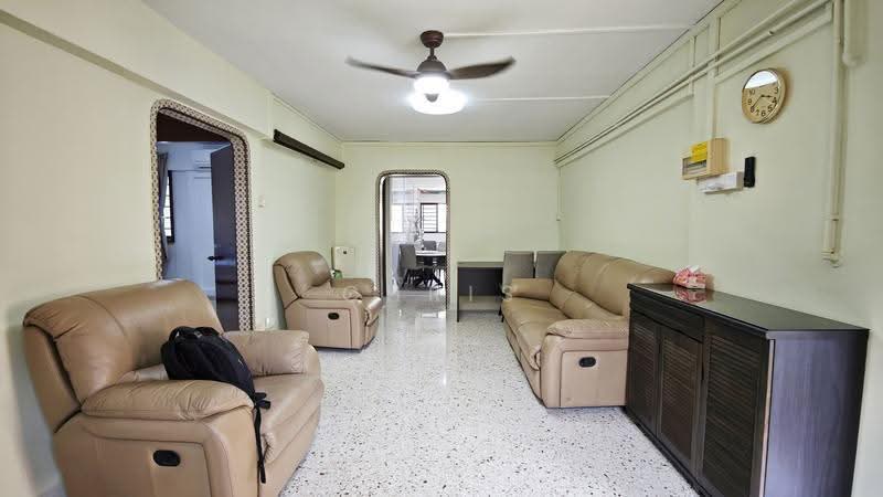 442 Ang Mo Kio Avenue 10, 442 Ang Mo Kio Avenue 10, Ang Mo Kio / Bishan / Thomson, 3 Bedrooms, 990 sqft, HDB Flat For Rent, by Chris Chua, 500263696 - Living Room - PropertyGuru.com.sg