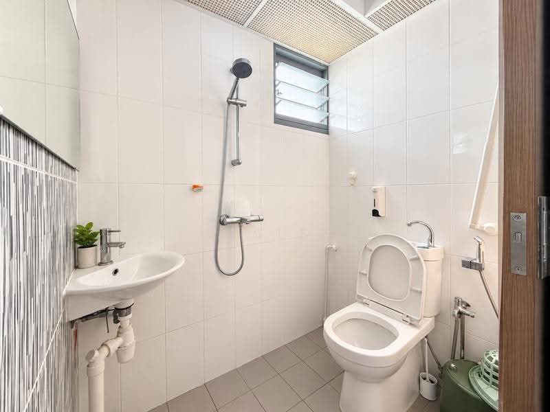 53 Strathmore Avenue, 53 Strathmore Avenue, Alexandra / Commonwealth, 2 Bedrooms, 667 sqft, HDB Flat For Sale, by Wesley Yuen, 500263699 - PropertyGuru.com.sg