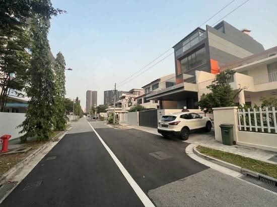 Sallim Road, Eunos / Geylang / Paya Lebar, 9 Bedrooms, 2,000 sqft, Semi-Detached House For Rent, by Frank Choo, 500263708 - PropertyGuru.com.sg