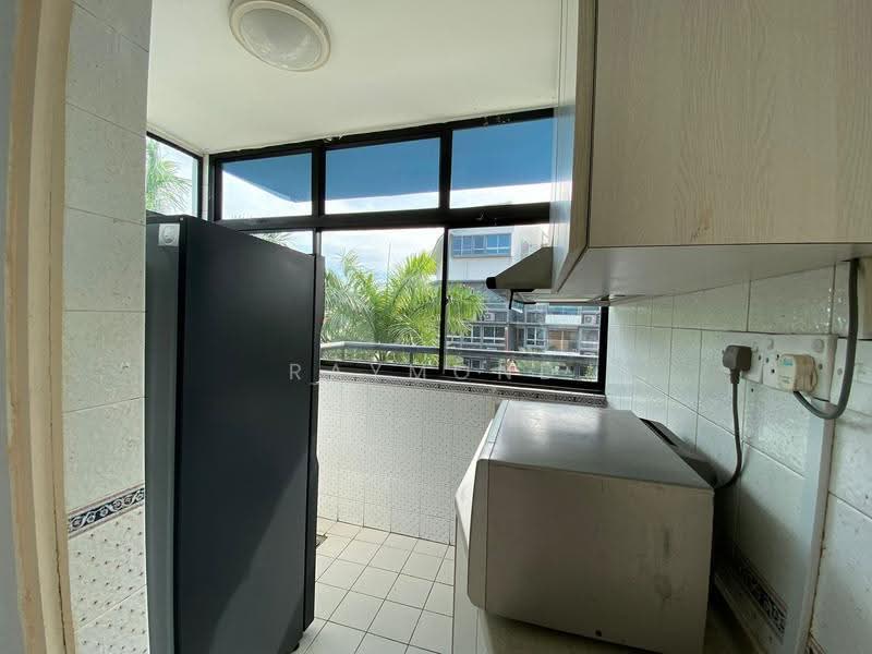2BR Unit in Siglap, East Coast / Marine Parade, 2 Bedrooms, 1,230 sqft, Apartment For Rent, by Raymond Tay, 500263716 - Balcony - PropertyGuru.com.sg