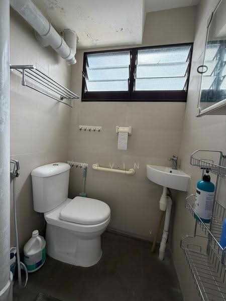 54 Cassia Crescent, 54 Cassia Crescent, Eunos / Geylang / Paya Lebar, 2 Bedrooms, 721 sqft, HDB Flat For Sale, by Kavin Kuah, 500263719 - Bathroom - PropertyGuru.com.sg