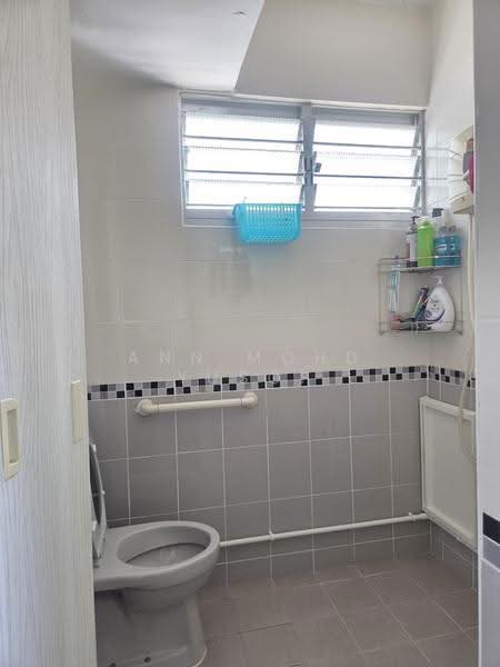 55 Chai Chee Drive, 55 Chai Chee Drive, Bedok / Upper East Coast, 1 Bedroom, 73 sqft, HDB Flat For Rent, by Ann Mohd Yusof, 500263725 - Bathroom - PropertyGuru.com.sg