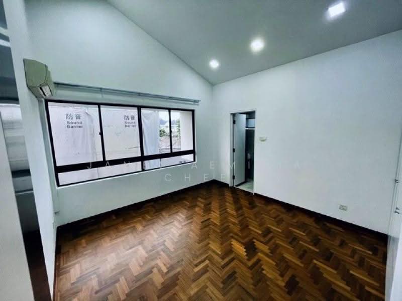 D16 | FREEHOLD SEMI-D WITH POOL - Radiant, Roomy, Ready When You Are, Bedok / Upper East Coast, 6 Bedrooms, 5,000 sqft, Semi-Detached House For Sale, by Janel Aemilia Chee, 500263734 - Interior - PropertyGuru.com.sg
