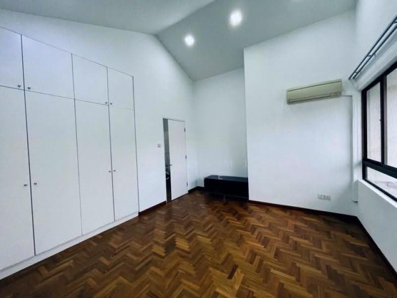 D16 | FREEHOLD SEMI-D WITH POOL - Radiant, Roomy, Ready When You Are, Bedok / Upper East Coast, 6 Bedrooms, 5,000 sqft, Semi-Detached House For Sale, by Janel Aemilia Chee, 500263734 - Bedroom - PropertyGuru.com.sg