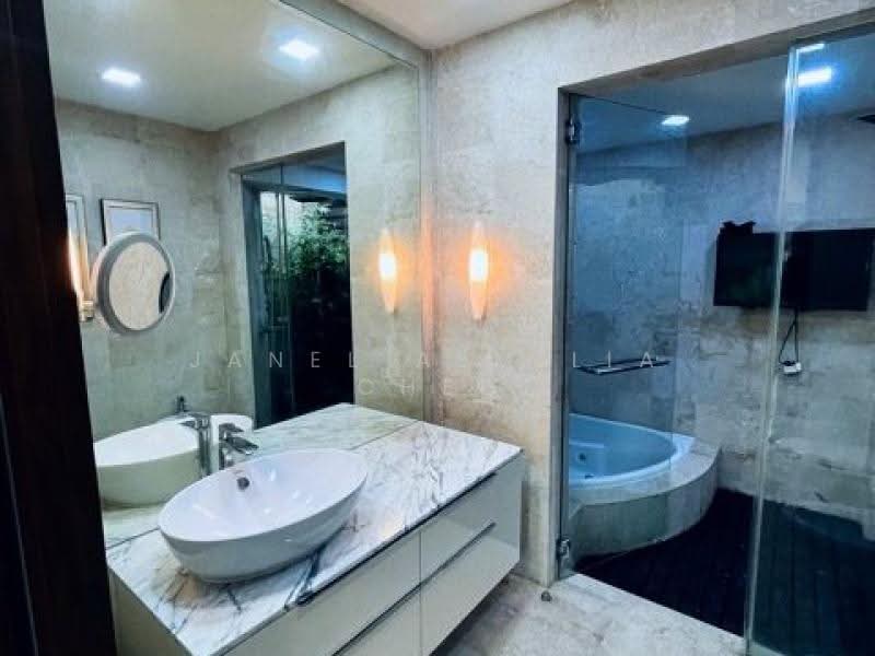 D16 | FREEHOLD SEMI-D WITH POOL - Radiant, Roomy, Ready When You Are, Bedok / Upper East Coast, 6 Bedrooms, 5,000 sqft, Semi-Detached House For Sale, by Janel Aemilia Chee, 500263734 - Bathroom - PropertyGuru.com.sg