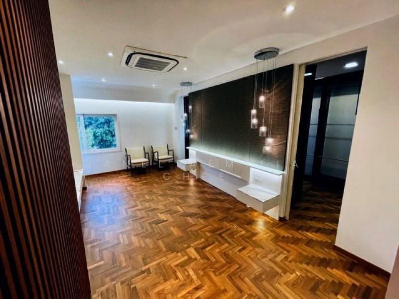D16 | FREEHOLD SEMI-D WITH POOL - Radiant, Roomy, Ready When You Are, Bedok / Upper East Coast, 6 Bedrooms, 5,000 sqft, Semi-Detached House For Sale, by Janel Aemilia Chee, 500263734 - Living Room - PropertyGuru.com.sg