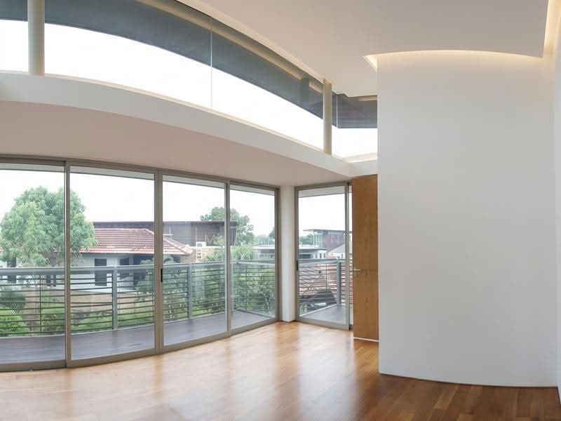 黄金地段 VALUE BUY DETACHED in Semi-Detached Zone!!, Newton / Novena, 5 Bedrooms, 5,000 sqft, Detached House For Sale, by Martin Goh 吴伟楠, 500263742 - Balcony - PropertyGuru.com.sg