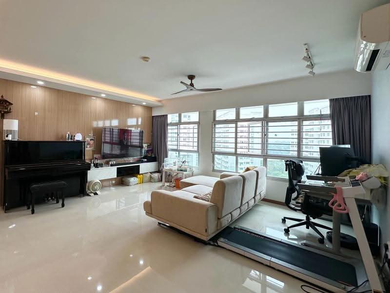 101A Canberra Street, 101A Canberra Street, Sembawang / Yishun, 3 Bedrooms, 1,216 sqft, HDB Flat For Sale, by Janine Lim, 500263760 - Living Room - PropertyGuru.com.sg