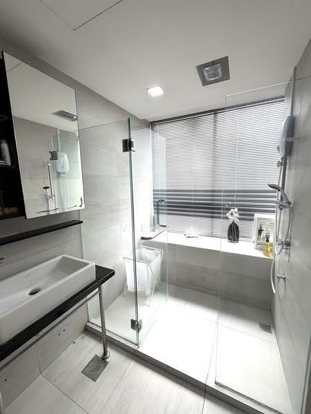 Bluwaters 2, 205 Jalan Loyang Besar, Changi Airport / Changi Village, 3 Bedrooms, 1,109 sqft, Condominium For Sale, by Kaven Oh, 500263762 - Master Bathroom - PropertyGuru.com.sg
