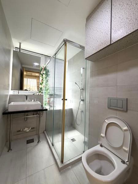 Bluwaters 2, 205 Jalan Loyang Besar, Changi Airport / Changi Village, 3 Bedrooms, 1,109 sqft, Condominium For Sale, by Kaven Oh, 500263762 - Common Bathroom - PropertyGuru.com.sg