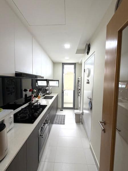 Bluwaters 2, 205 Jalan Loyang Besar, Changi Airport / Changi Village, 3 Bedrooms, 1,109 sqft, Condominium For Sale, by Kaven Oh, 500263762 - Kitchen - PropertyGuru.com.sg