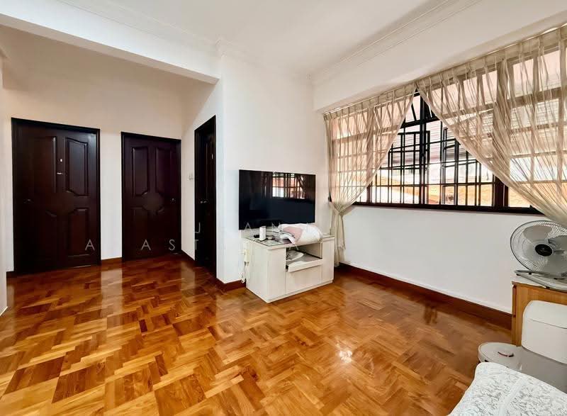 Star Buy 3 Storey Corner-T @ Sandilands Road, Rosyth Road, Phillips, Phillips Ave, Highland Close, Hougang / Punggol / Sengkang, 5 Bedrooms, 4,200 sqft, Corner Terrace For Sale, by Jeannie Anastasia Koe 高晶晶, 500263763 - Living Room - PropertyGuru.com.sg