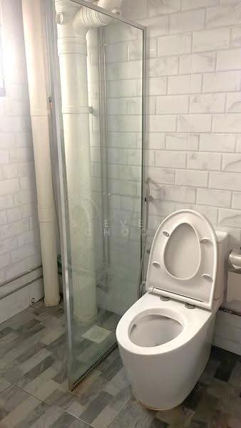 258D Compassvale Road, 258D Compassvale Road, Hougang / Punggol / Sengkang, Room Rental, 120 sqft, HDB Flat For Rent, by Steven Choo, 500263766 - Bathroom - PropertyGuru.com.sg