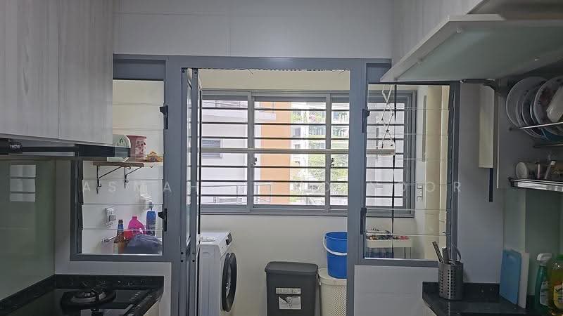 684D Edgedale Plains, 684D Edgedale Plains, Hougang / Punggol / Sengkang, 2 Bedrooms, 1,001 sqft, HDB Flat For Rent, by Asmah Mohd Noor, 500263773 - Kitchen - PropertyGuru.com.sg