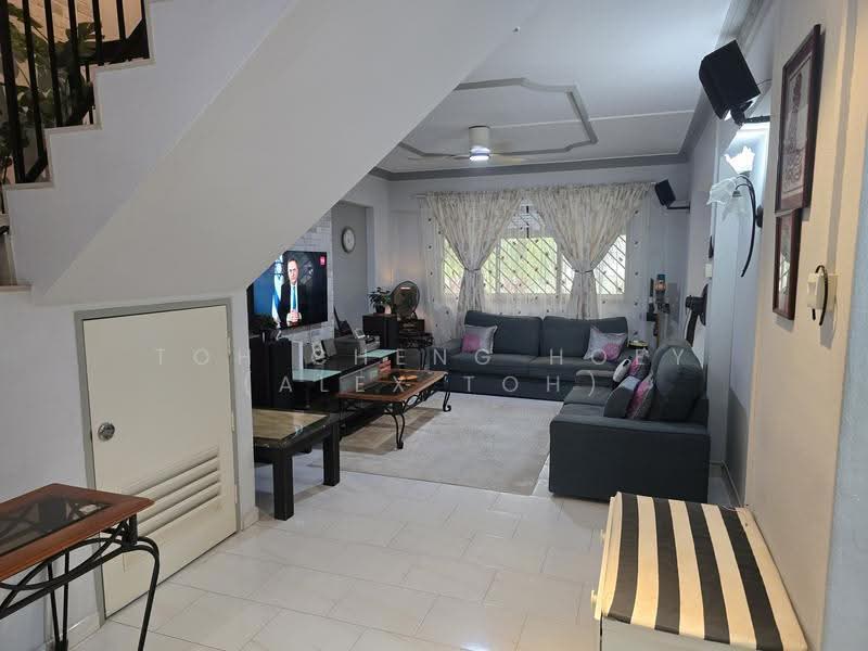 123 Pasir Ris Street 11, 123 Pasir Ris Street 11, Pasir Ris / Tampines, 4 Bedrooms, 1,557 sqft, HDB Flat For Sale, by Toh Cheng Hoey (Alex Toh), 500263775 - Living Room - PropertyGuru.com.sg