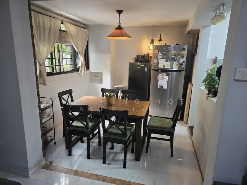 123 Pasir Ris Street 11, 123 Pasir Ris Street 11, Pasir Ris / Tampines, 4 Bedrooms, 1,557 sqft, HDB Flat For Sale, by Toh Cheng Hoey (Alex Toh), 500263775 - Dining Room - PropertyGuru.com.sg