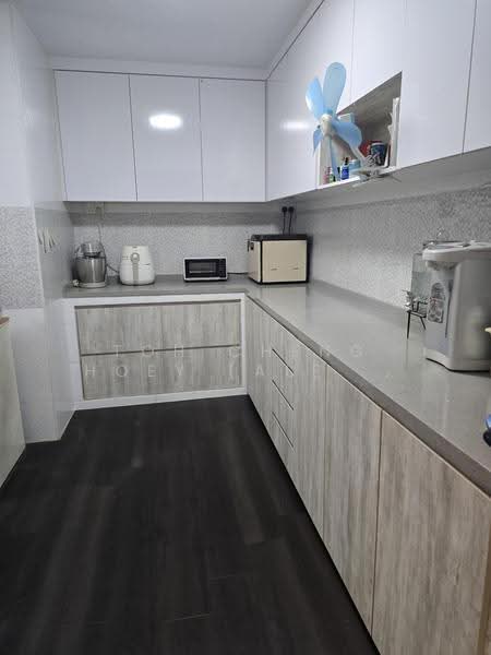 123 Pasir Ris Street 11, 123 Pasir Ris Street 11, Pasir Ris / Tampines, 4 Bedrooms, 1,557 sqft, HDB Flat For Sale, by Toh Cheng Hoey (Alex Toh), 500263775 - Kitchen - PropertyGuru.com.sg