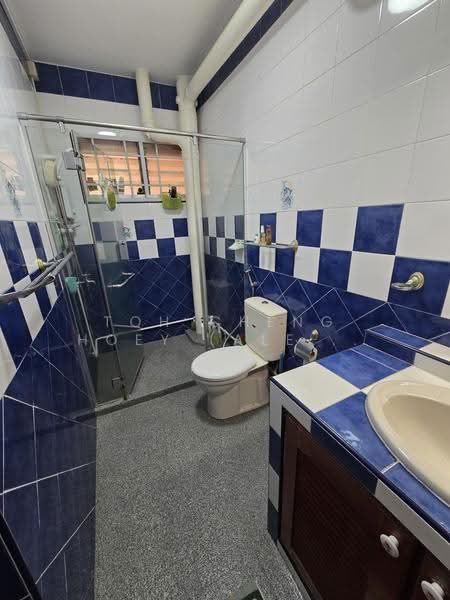 123 Pasir Ris Street 11, 123 Pasir Ris Street 11, Pasir Ris / Tampines, 4 Bedrooms, 1,557 sqft, HDB Flat For Sale, by Toh Cheng Hoey (Alex Toh), 500263775 - Bathroom - PropertyGuru.com.sg