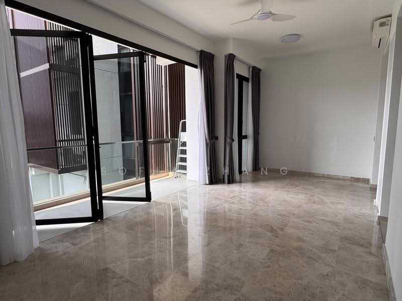 35 Gilstead, 35 Gilstead Road, Newton / Novena, 3 Bedrooms, 1,012 sqft, Condominium For Sale, by Sofia Zhang, 500263780 - Living and Balcony - PropertyGuru.com.sg