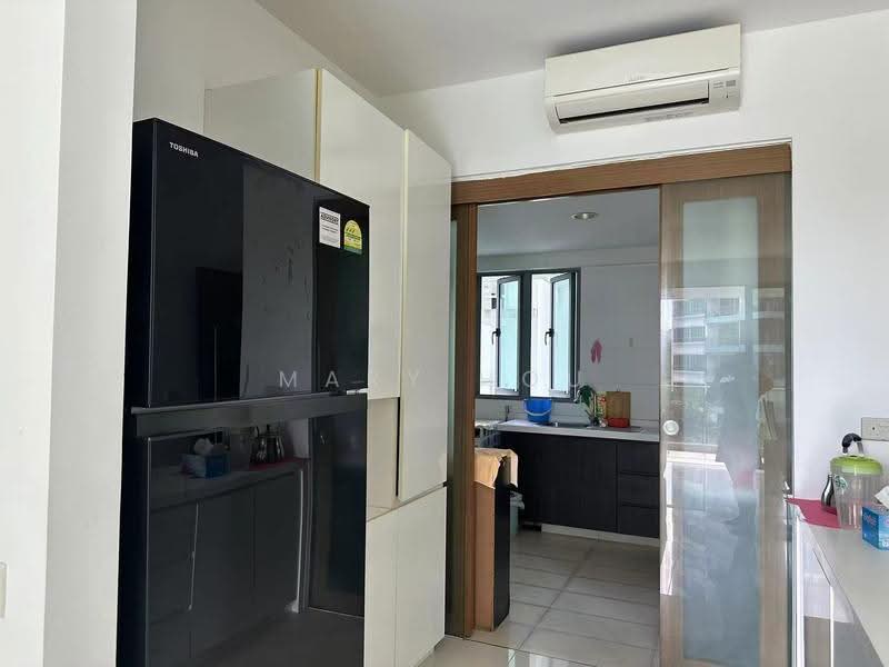 Waterfront Waves, 766 Bedok Reservoir Road, Bedok / Upper East Coast, 4 Bedrooms, 1,517 sqft, Condominium For Sale, by Mary Hou, 500263786 - Kitchen - PropertyGuru.com.sg