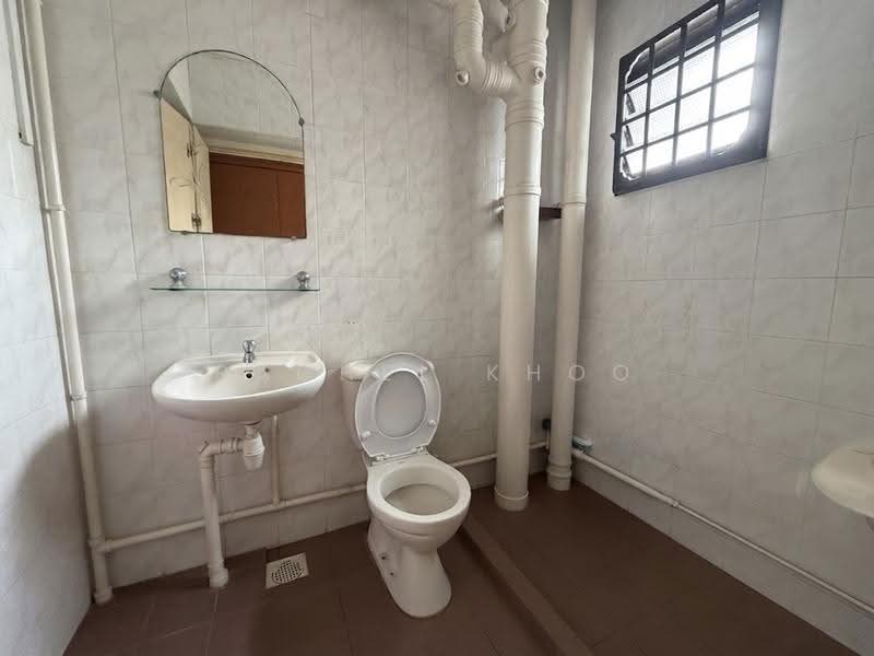 663A Jurong West Street 65, 663A Jurong West Street 65, Boon Lay / Jurong / Tuas, Room Rental, 150 sqft, HDB Flat For Rent, by Rachel Khoo, 500263792 - Bathroom - PropertyGuru.com.sg