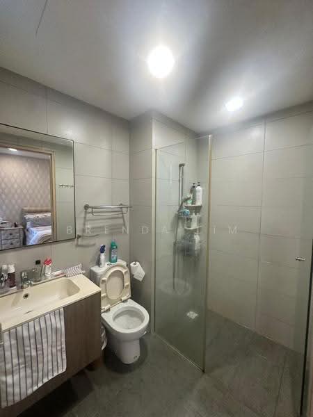 The Amore, 53 Edgedale Plains, Hougang / Punggol / Sengkang, 3 Bedrooms, 1,001 sqft, Condominium For Sale, by Brenda Lim, 500263803 - Bathroom - PropertyGuru.com.sg