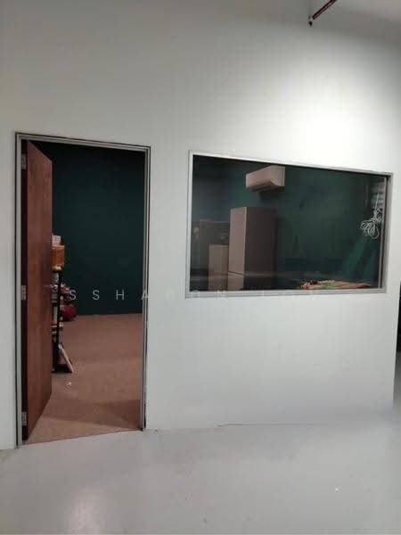 Eunos Warehouse Complex, 1 1, Eunos / Geylang / Paya Lebar, 1,733 sqft, Factory / Workshop (B2) For Rent, by Ssharon Loh, 500263814 - CommercialGuru.com.sg