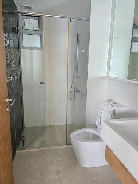 Waterfront Key, 780 Bedok Reservoir Road, Bedok / Upper East Coast, 3 Bedrooms, 1,227 sqft, Condominium For Sale, by Heni Muljati, 500263829 - Bathroom - PropertyGuru.com.sg