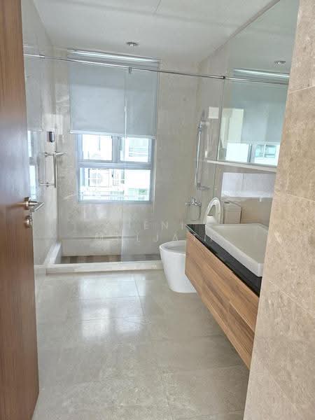Waterfront Key, 780 Bedok Reservoir Road, Bedok / Upper East Coast, 3 Bedrooms, 1,227 sqft, Condominium For Sale, by Heni Muljati, 500263829 - Bathroom - PropertyGuru.com.sg