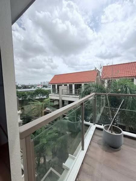 Eleven @ Holland, 11 Holland Link, Tanglin / Holland / Bukit Timah, 5 Bedrooms, 3,735 sqft, Cluster House For Sale, by Anthea Yeo 杨丽娇, 500263832 - Balcony - PropertyGuru.com.sg