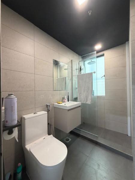 Midview Building, 50 Bukit Batok Street 23, Dairy Farm / Bukit Panjang / Choa Chu Kang, 1,248 sqft, Light Industrial (B1) For Sale, by Darrell Chan, 500263834 - Bathroom - CommercialGuru.com.sg