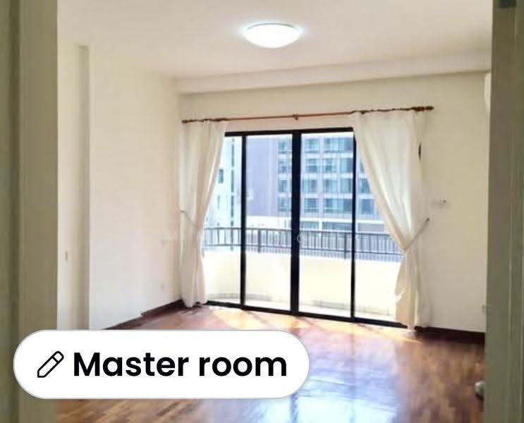 Marine View Mansion, 97 Marine Parade Road, East Coast / Marine Parade, 3 Bedrooms, 2,076 sqft, Apartment For Sale, by May Goh, 500263842 - Master Bedroom - PropertyGuru.com.sg
