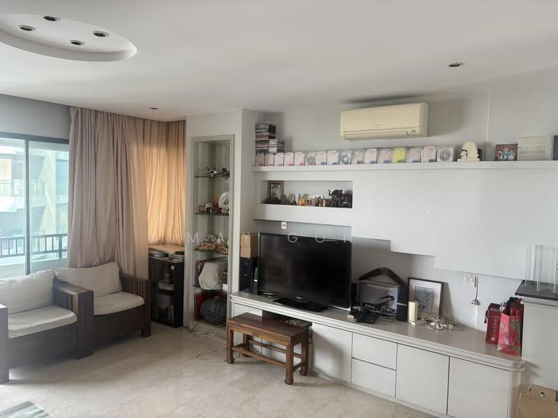 Marine View Mansion, 97 Marine Parade Road, East Coast / Marine Parade, 3 Bedrooms, 2,076 sqft, Apartment For Sale, by May Goh, 500263842 - Living Room - PropertyGuru.com.sg