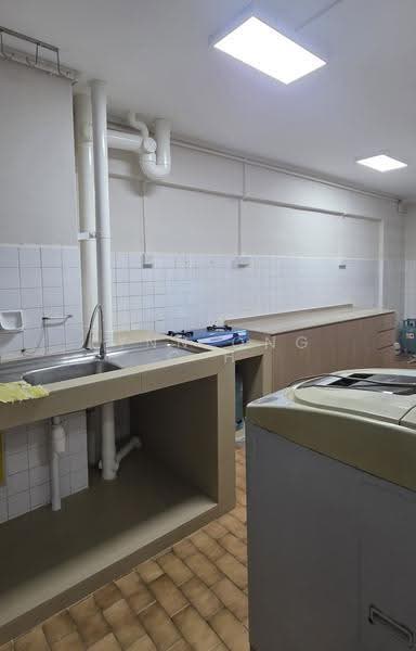 301 Bukit Batok Street 31, 301 Bukit Batok Street 31, Dairy Farm / Bukit Panjang / Choa Chu Kang, 3 Bedrooms, 904 sqft, HDB Flat For Rent, by Lynn Ong C H, 500263846 - Kitchen - PropertyGuru.com.sg