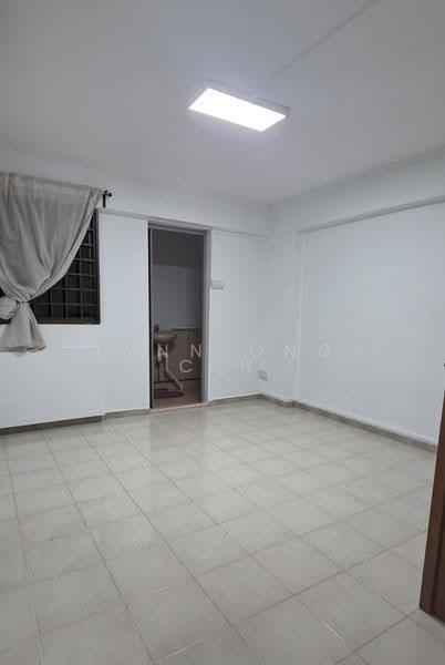 301 Bukit Batok Street 31, 301 Bukit Batok Street 31, Dairy Farm / Bukit Panjang / Choa Chu Kang, 3 Bedrooms, 904 sqft, HDB Flat For Rent, by Lynn Ong C H, 500263846 - master room - PropertyGuru.com.sg