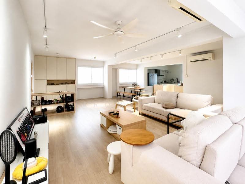 330 Tampines Street 32, 330 Tampines Street 32, Pasir Ris / Tampines, 3 Bedrooms, 1,582 sqft, HDB Flat For Sale, by Jaron Tan, 500263847 - Living Room - PropertyGuru.com.sg