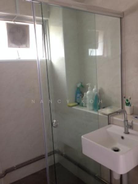 503 Pasir Ris Street 52, 503 Pasir Ris Street 52, Pasir Ris / Tampines, Room Rental, 180 sqft, HDB Flat For Rent, by Nancy Koh, 500263850 - Bathroom - PropertyGuru.com.sg