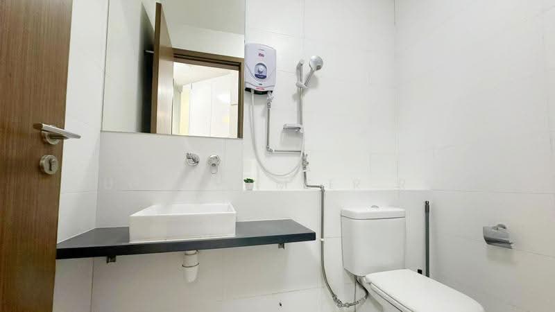 Smart Suites, 302 Sims Avenue, Eunos / Geylang / Paya Lebar, Studio, 300 sqft, Condominium For Rent, by Gupta Sameer Raj, 500263851 - Bathroom - PropertyGuru.com.sg