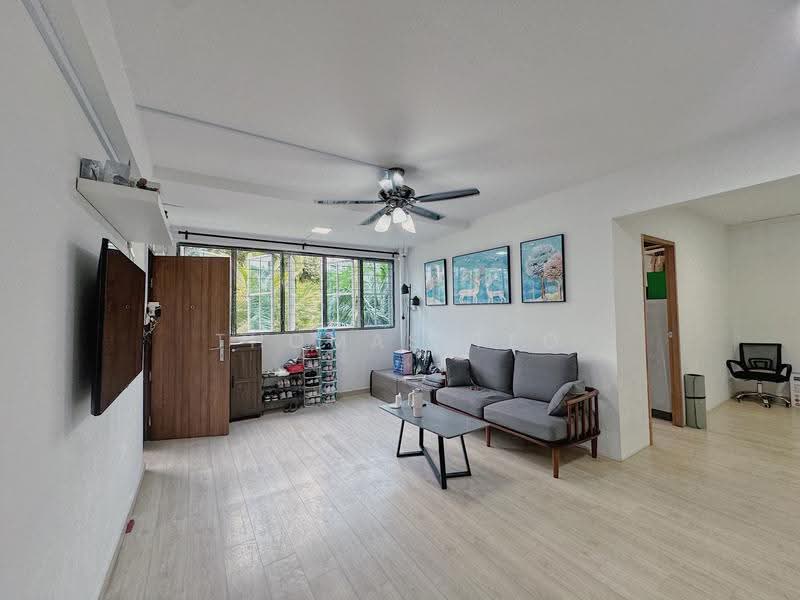 158 Simei Road, 158 Simei Road, Pasir Ris / Tampines, 3 Bedrooms, 122 sqft, HDB Flat For Sale, by Thomas Teo, 500263863 - Living Room - PropertyGuru.com.sg