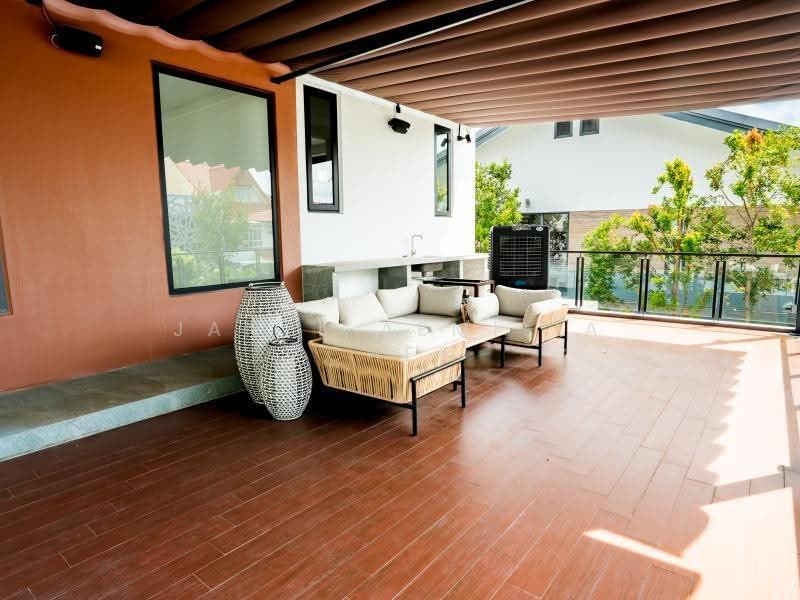 D15 | A BUNGALOW-LIKE SEMI D - Sunlit, Spacious, Stands Apart, East Coast / Marine Parade, 4 Bedrooms, 7,000 sqft, Semi-Detached House For Sale, by Janel Aemilia Chee, 500263875 - Balcony - PropertyGuru.com.sg