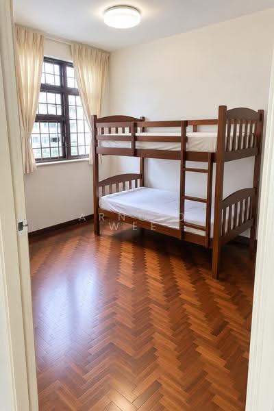 4 Lorong 7 Toa Payoh, 4 Lorong 7 Toa Payoh, Balestier / Toa Payoh, 2 Bedrooms, 732 sqft, HDB Flat For Sale, by Arnold Wee, 500263889 - Bedroom - PropertyGuru.com.sg