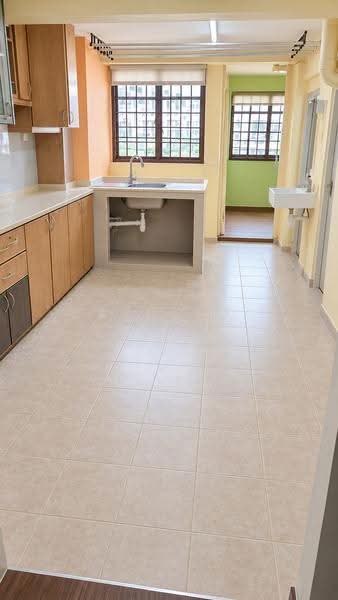 4 Lorong 7 Toa Payoh, 4 Lorong 7 Toa Payoh, Balestier / Toa Payoh, 2 Bedrooms, 732 sqft, HDB Flat For Sale, by Arnold Wee, 500263889 - Kitchen - PropertyGuru.com.sg