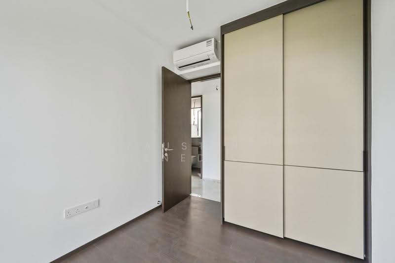 Tembusu Grand, Jalan Tembusu, East Coast / Marine Parade, 3 Bedrooms, 990 sqft, Condominium For Sale, by Faustine Benedict, 500263897 - Wardrobe/Storage - PropertyGuru.com.sg